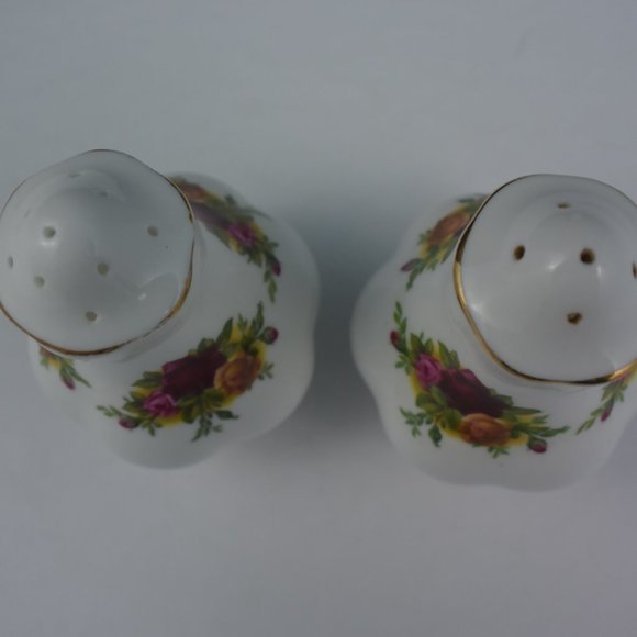 Royal Albert Old Country Roses Salt & Pepper Set - Picture 3 of 9